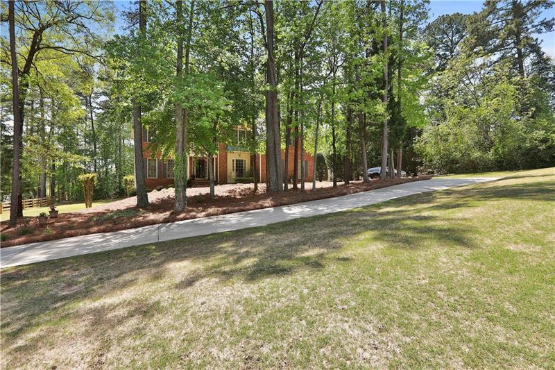 570 Crabapple Lane - Photo 1