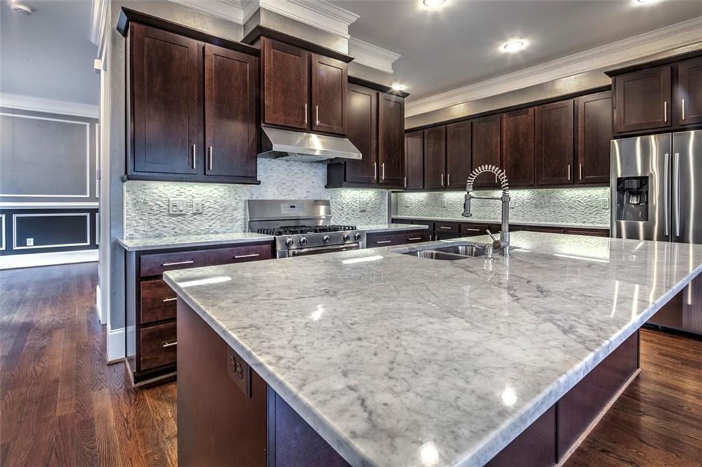 1350 La France Street - Photo 1