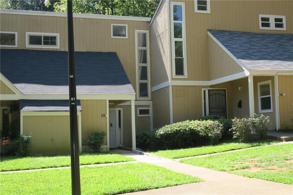 3381 Columbia Trace - Photo 1