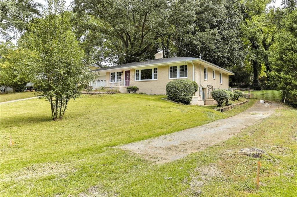 952 Gresham Avenue - Photo 1