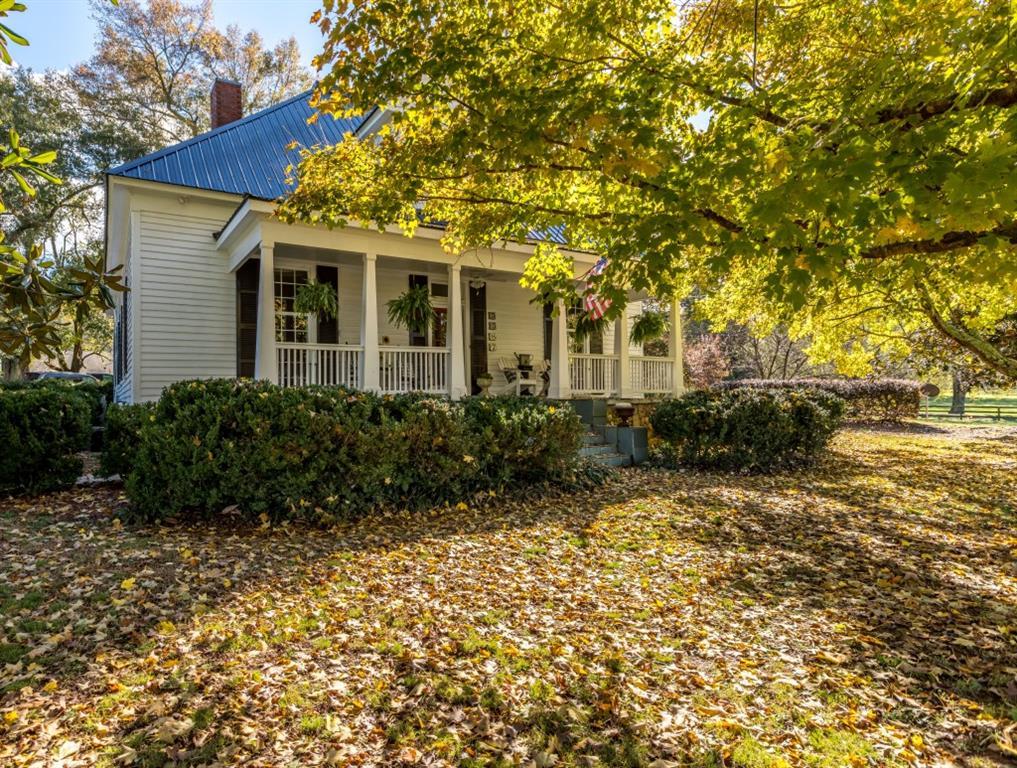 5587 Cave Spring Road - Photo 1