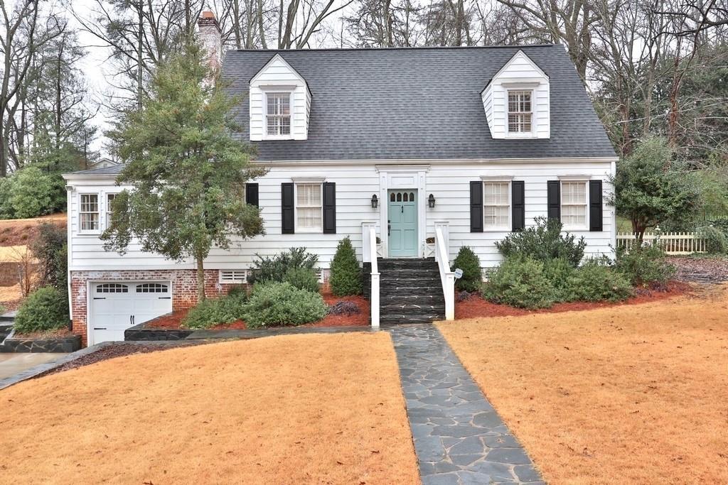 905 Memorial Drive - Photo 1