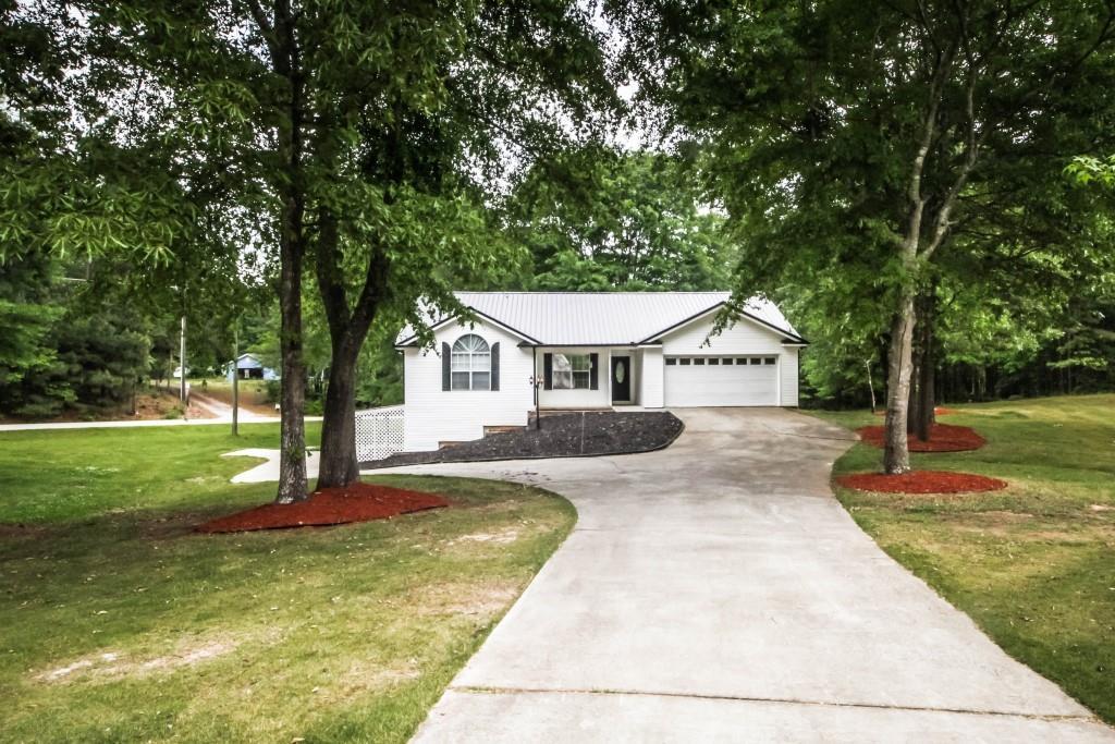 228 Robert Drive - Photo 1