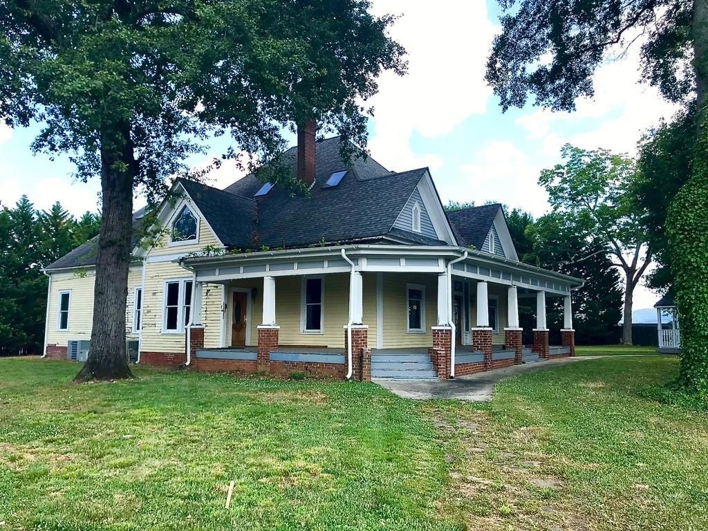 2676 Summers Street - Photo 1