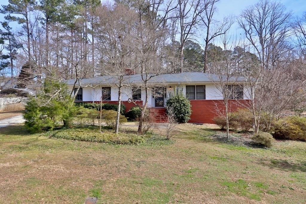 285 Pineview Drive - Photo 1
