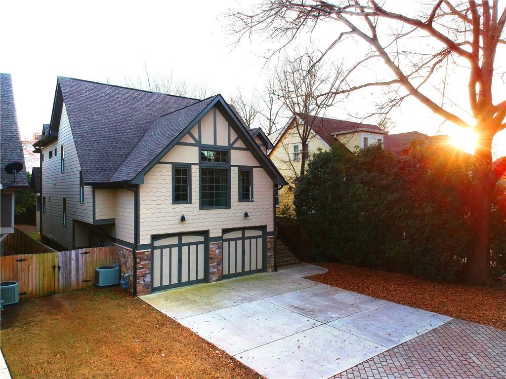 1041 Pine Grove Avenue - Photo 1