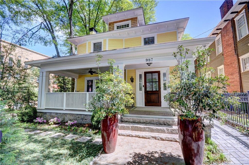 987 Myrtle Street - Photo 1