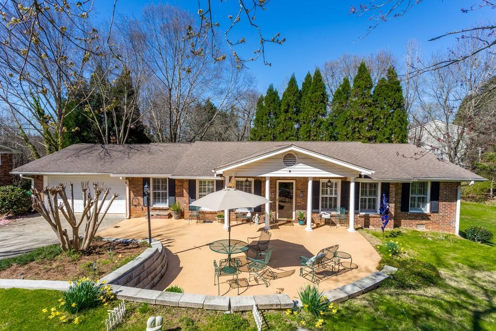2804 Fontainbleu Drive - Photo 1