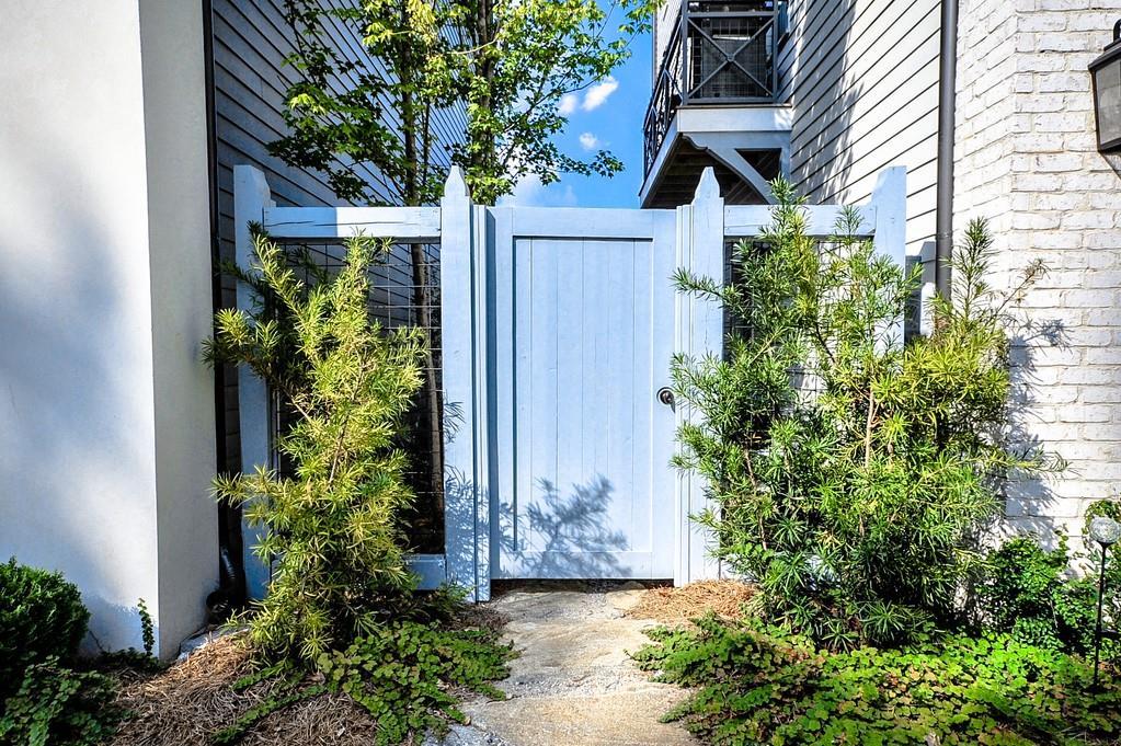 29 Southerland Terrace - Photo 1