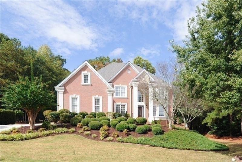 710 Autumn Close - Photo 1