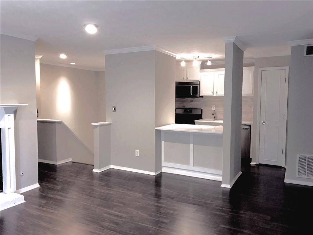 707 Cumberland Court - Photo 1