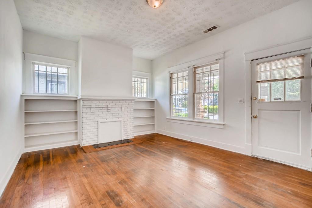 1401 Graham Street - Photo 1