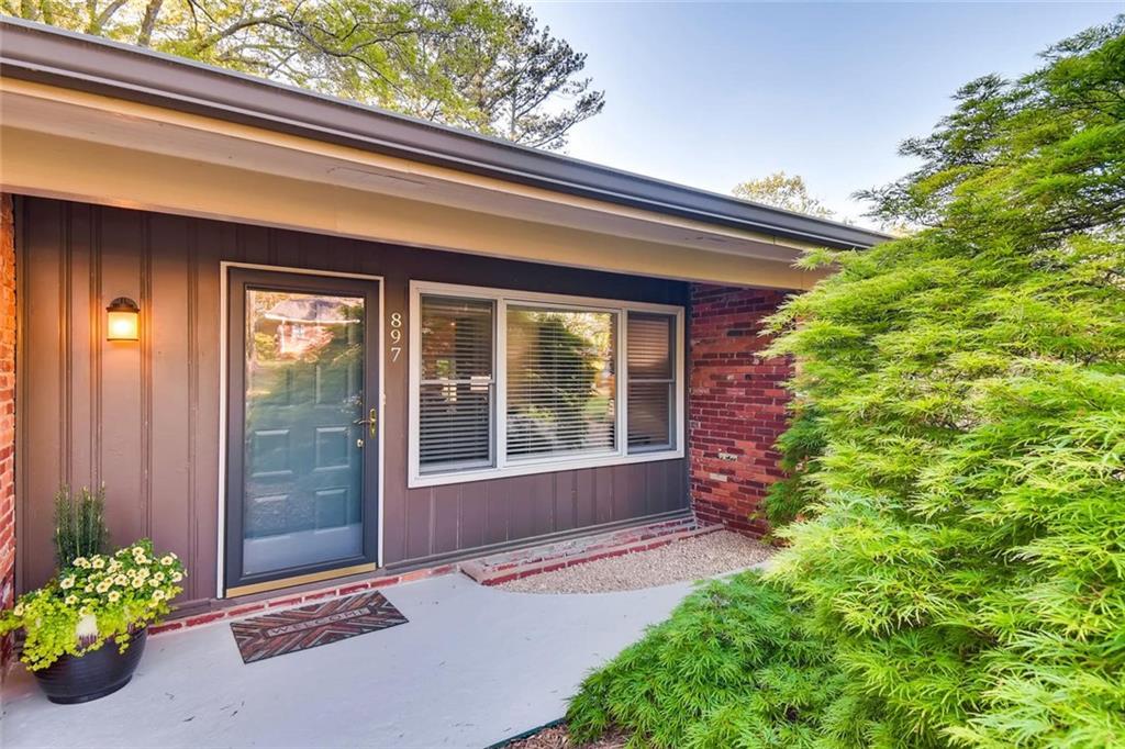 897 Nottingham Drive - Photo 1