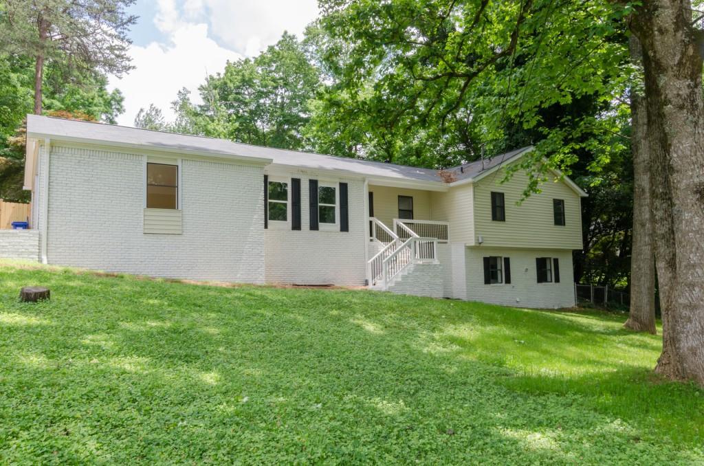 2200 Colonial Circle - Photo 1