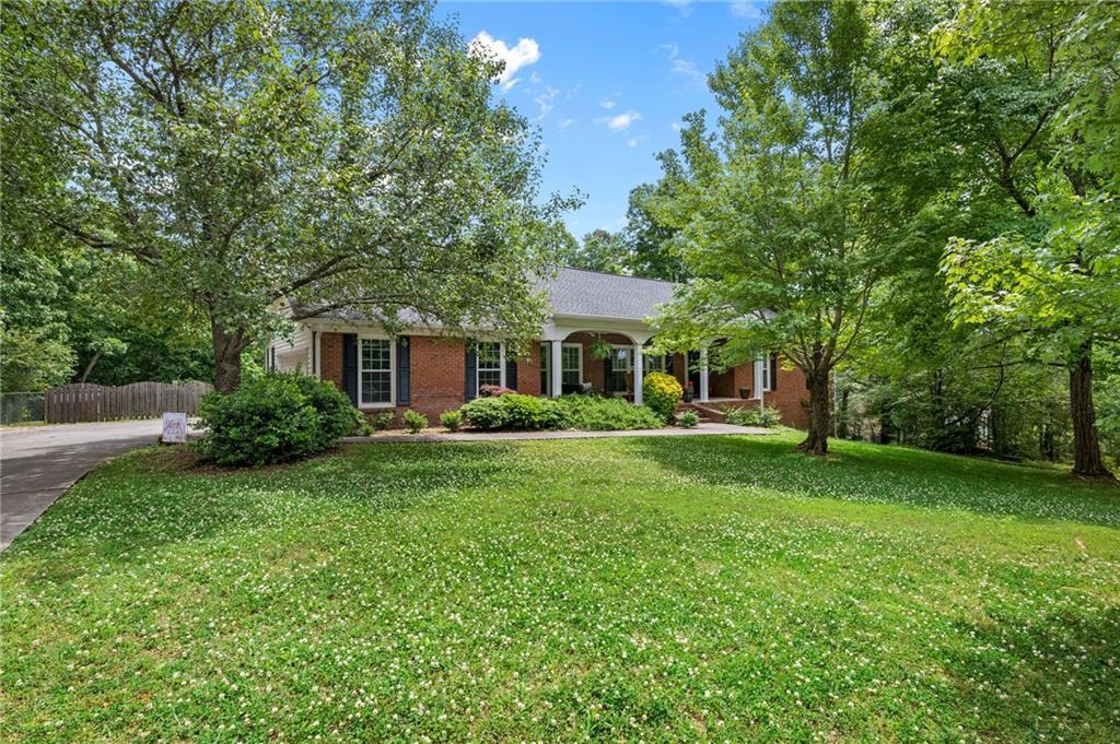 262 Thornwood Drive - Photo 1