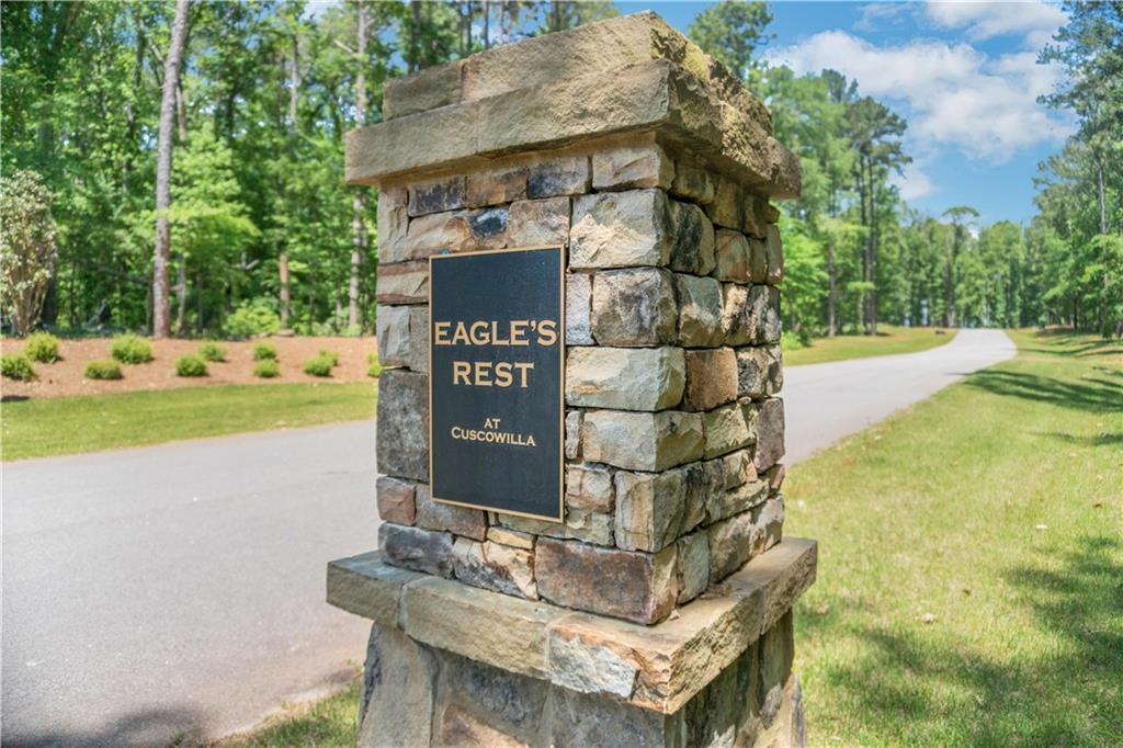 220 Eagles Way - Photo 1