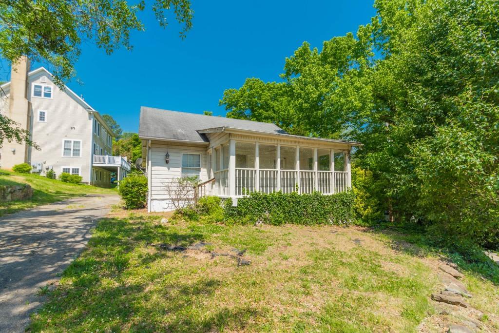 660 Elm Street - Photo 1