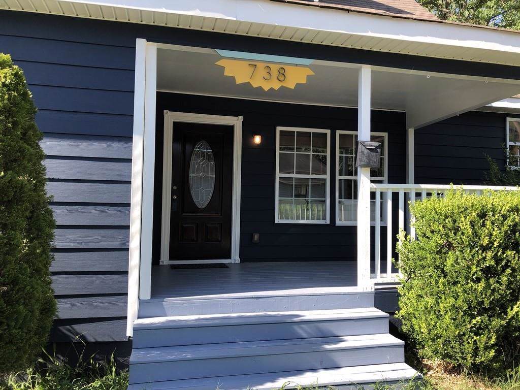 738 Grant Terrace - Photo 1