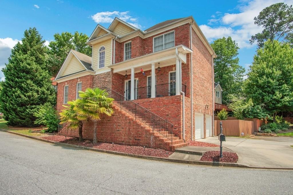 1711 Summit Glen - Photo 1
