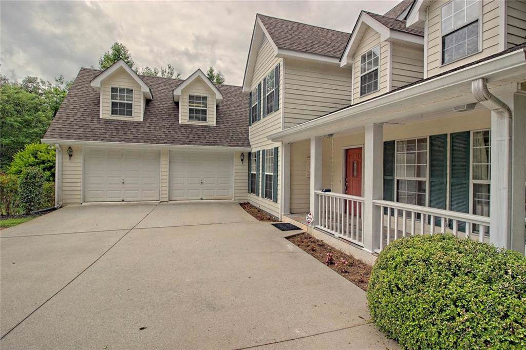 205 Honey Suckle Lane - Photo 1
