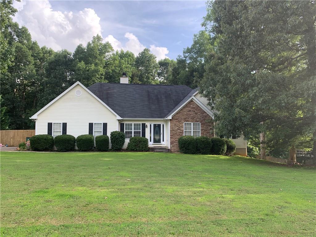 415 Creek View Drive - Photo 1