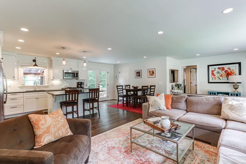 2735 Valvedere Drive - Photo 1