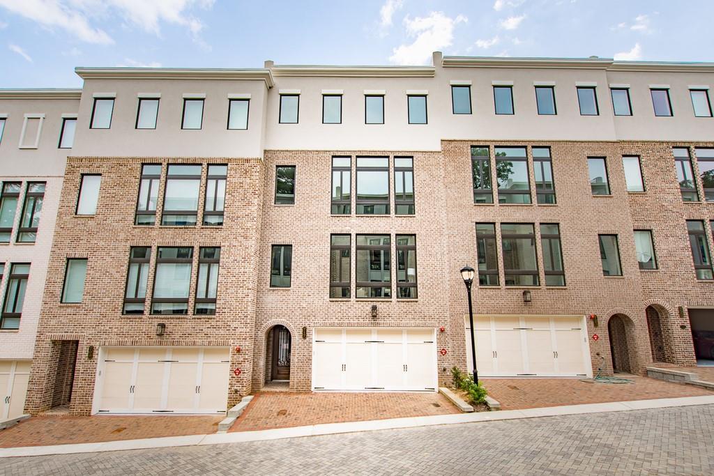 717 Lenox Lane - Photo 1