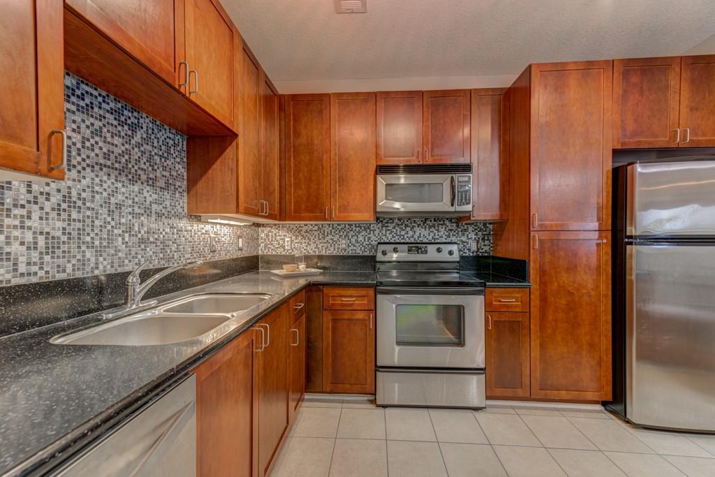 400 17th Street - Photo 1