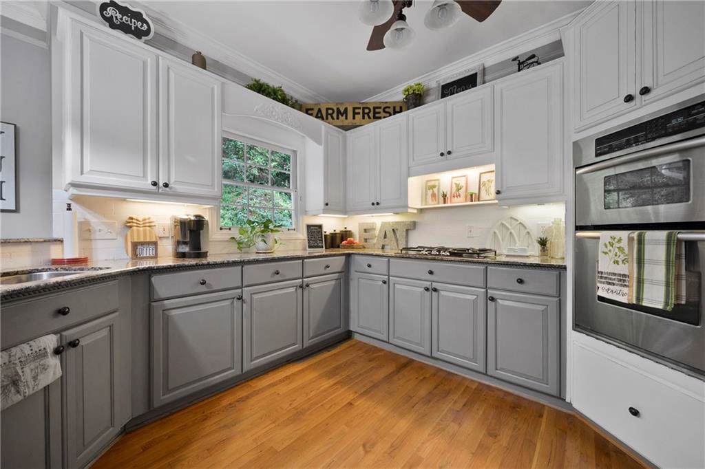 304 Legends Way - Photo 1