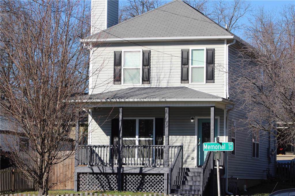 1902 Memorial Drive - Photo 1