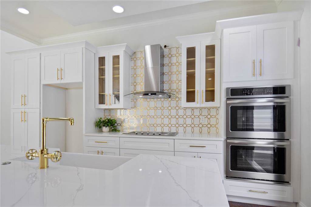 1437 Mercer Avenue - Photo 1