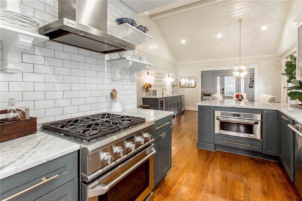 918 Highland View - Photo 1