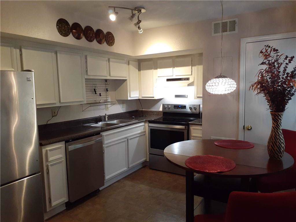 1410 Foxhall Lane - Photo 1