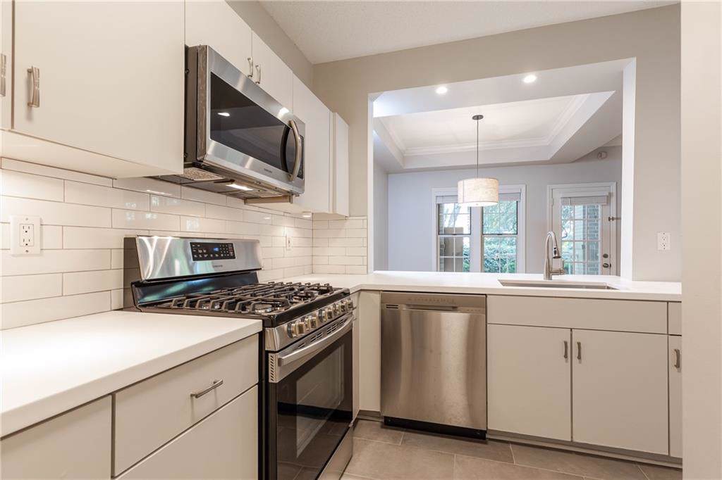 240 Renaissance Parkway - Photo 1