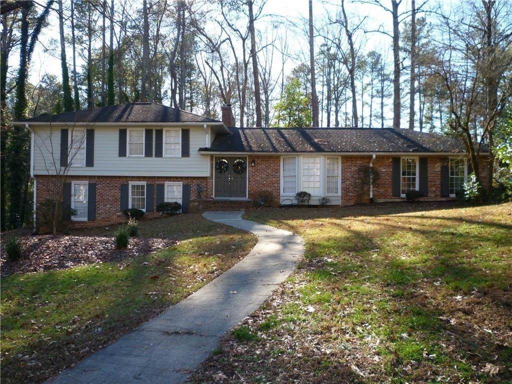 1523 Chateau Drive - Photo 1