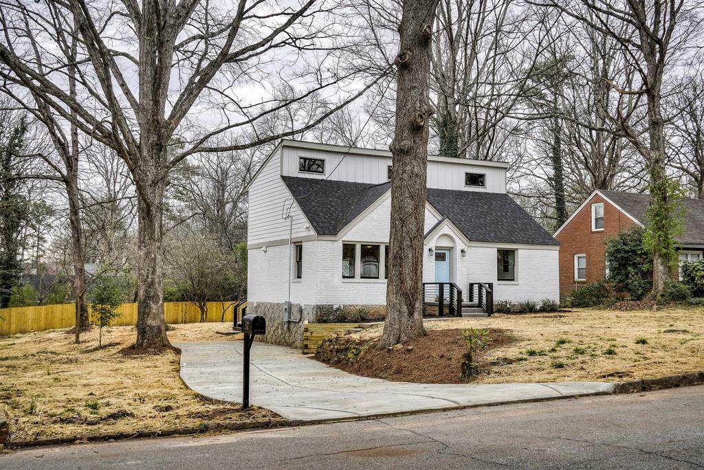 2552 Amelia Avenue - Photo 1