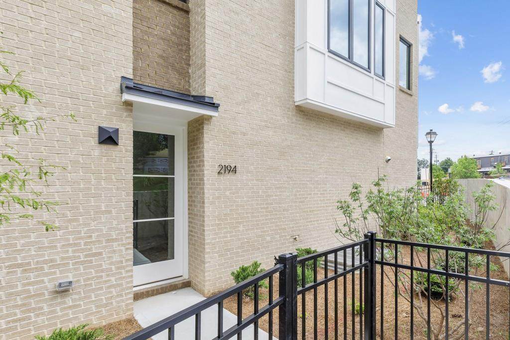 5404 Peachtree Road - Photo 1 5404 Peachtree Road - Photo 1