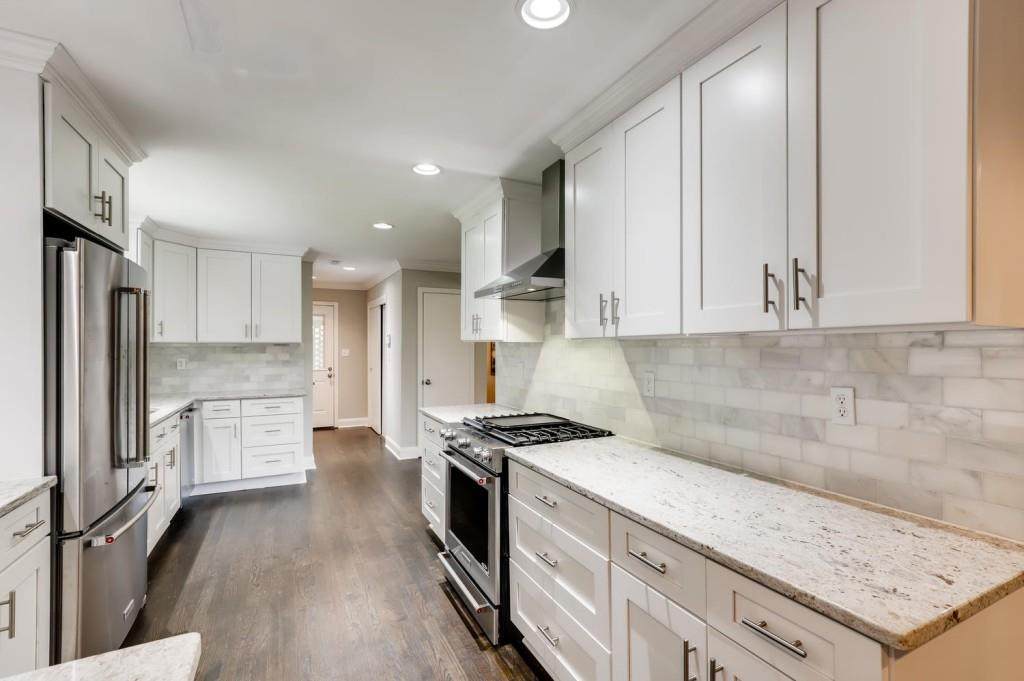 2515 Echo Drive - Photo 1