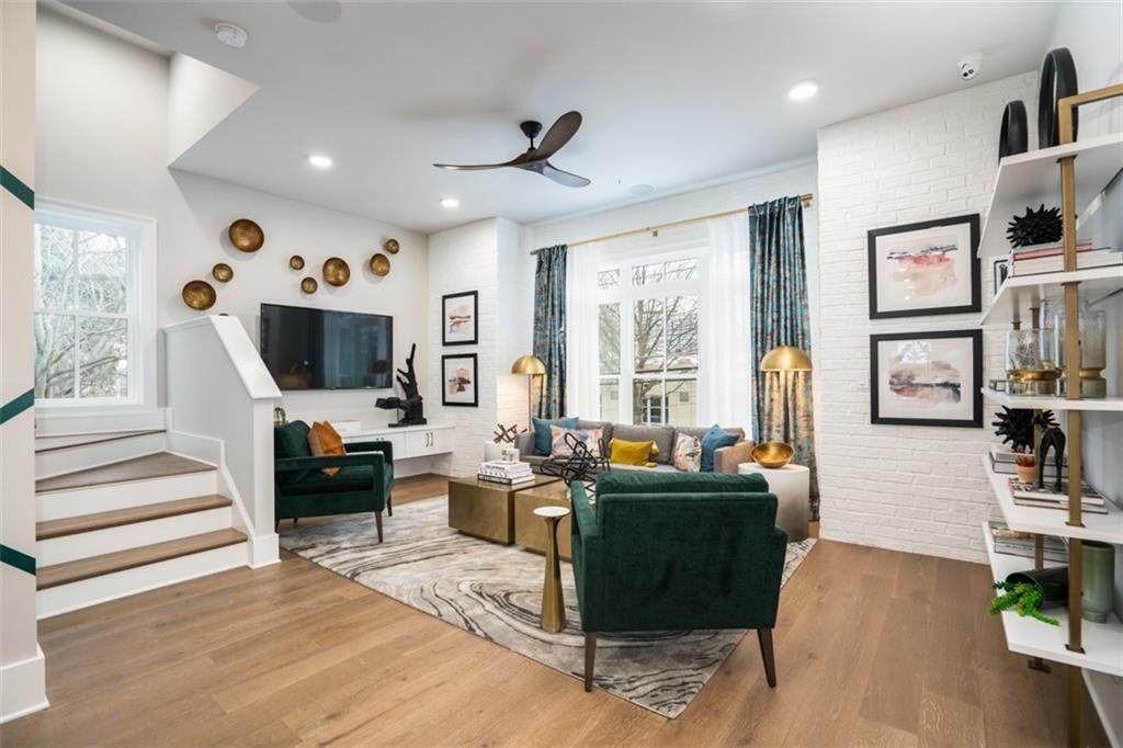 574 Boulevard Place - Photo 1