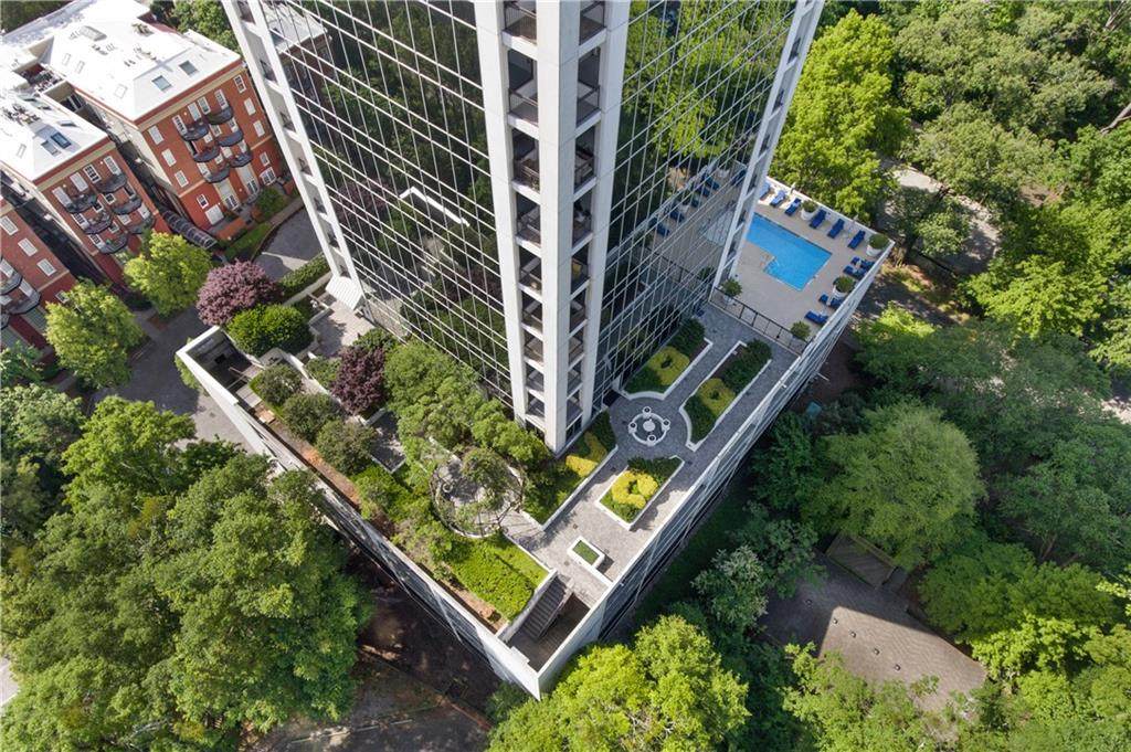 2828 Peachtree Road - Photo 1