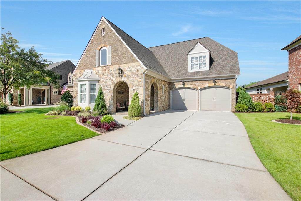 321 Lakeside Trace - Photo 1