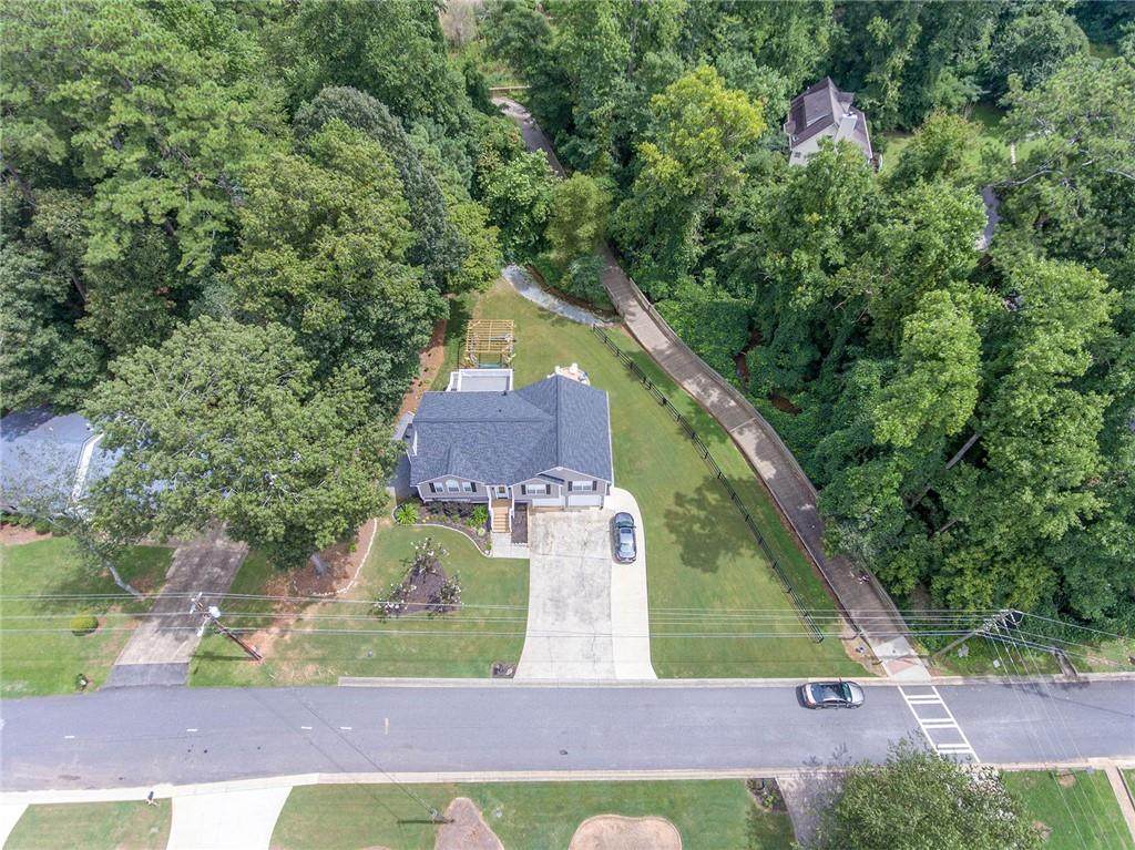 111 Pinehill Drive - Photo 1