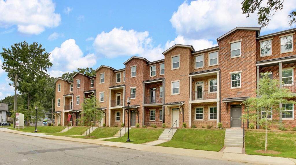 1777 Temple Avenue - Photo 1