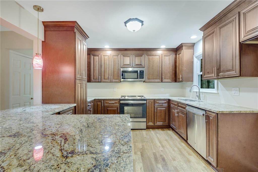 214 Cherrywood Drive - Photo 1