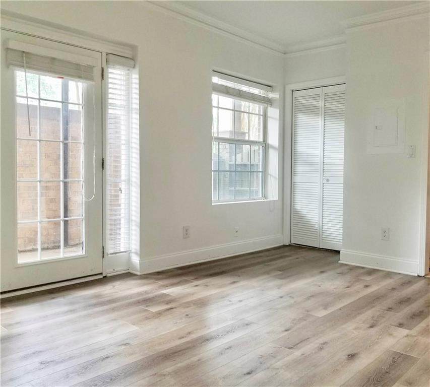 6980 Roswell Road - Photo 1