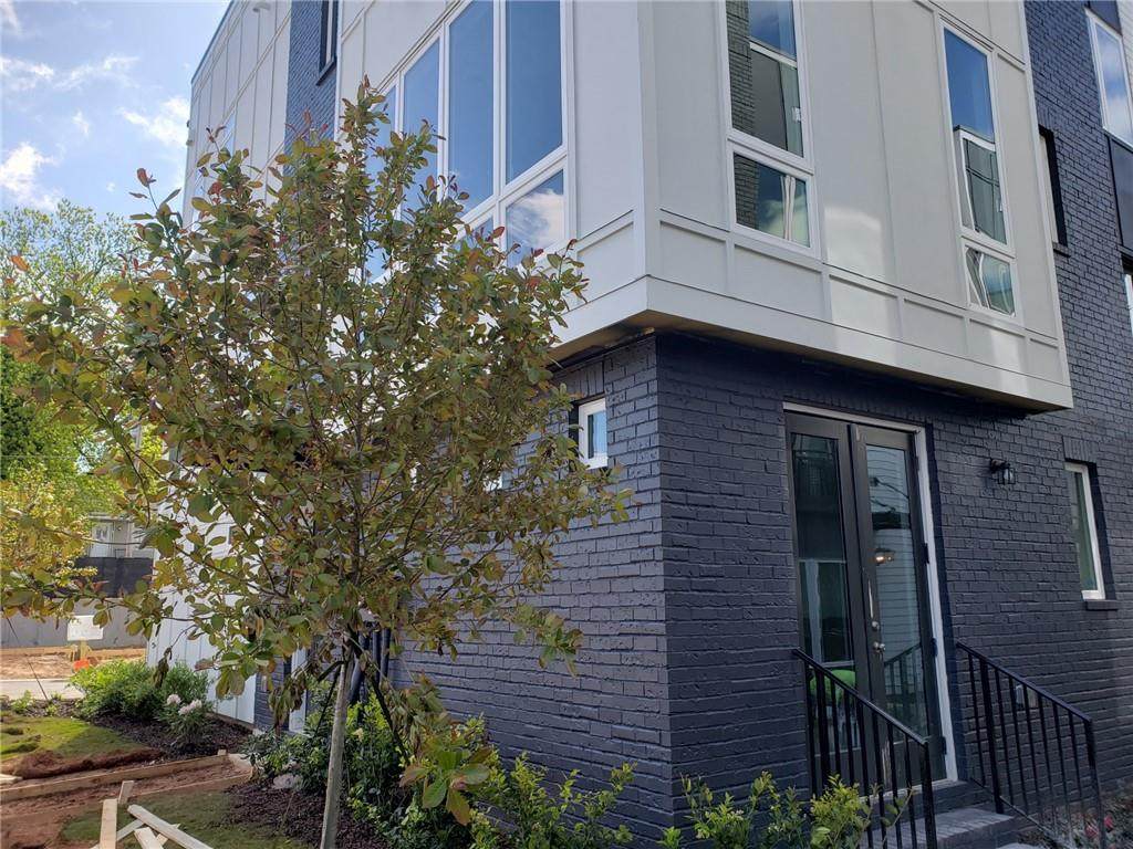 831 Winslow Way - Photo 1