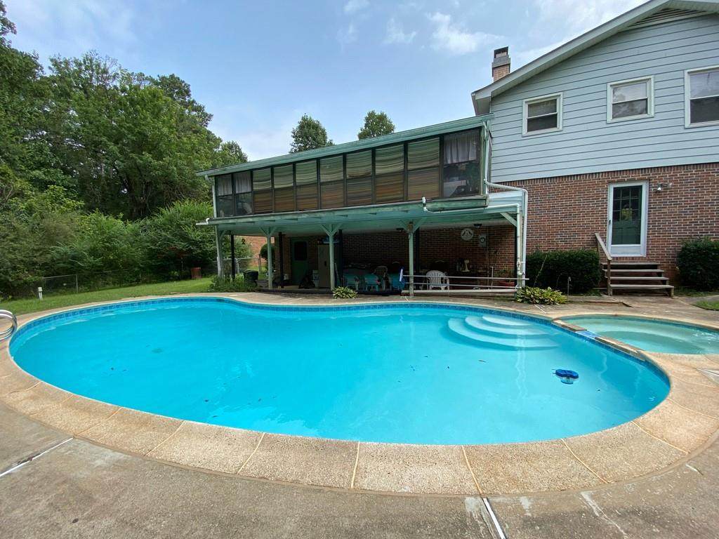618 Rae Drive - Photo 1