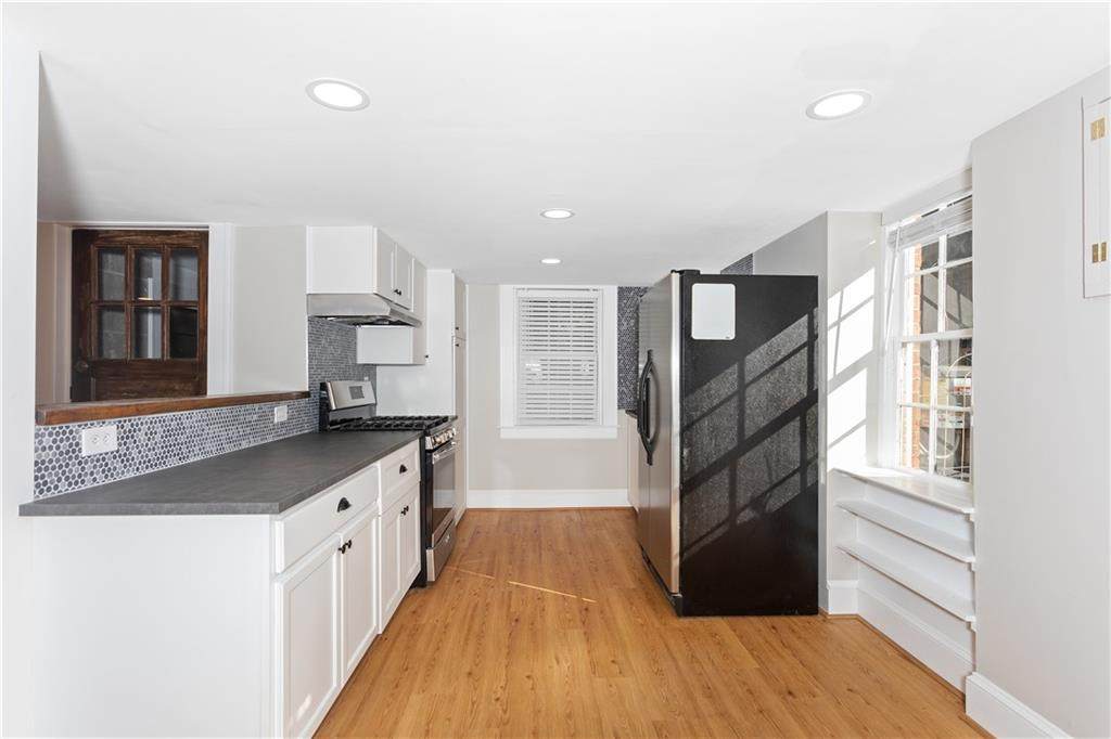 409 Oakland Street - Photo 1