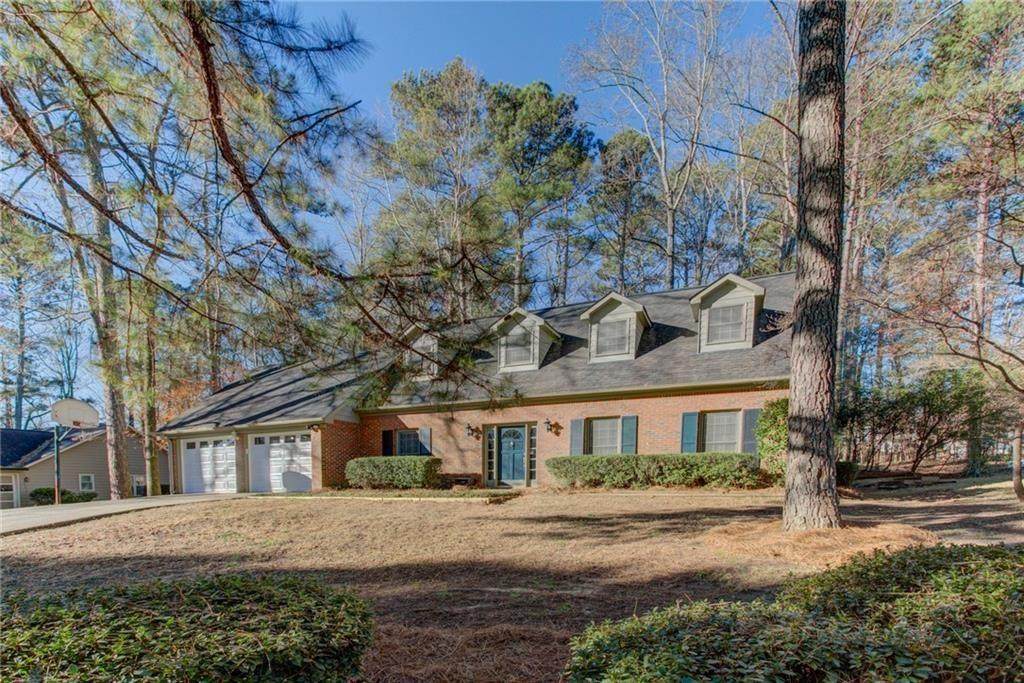 2215 Heritage Trace Drive - Photo 1