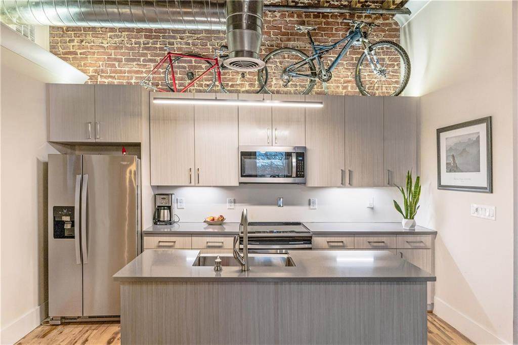 510 Whitehall Street - Photo 1